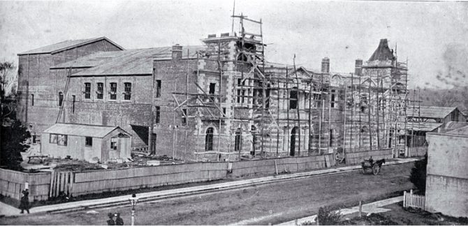 Construction of the Agricultural and Industrial Hall (later the City Municipal Chambers) in Manchester Street [1900]. CCL PhotoCD 14 IMG0068